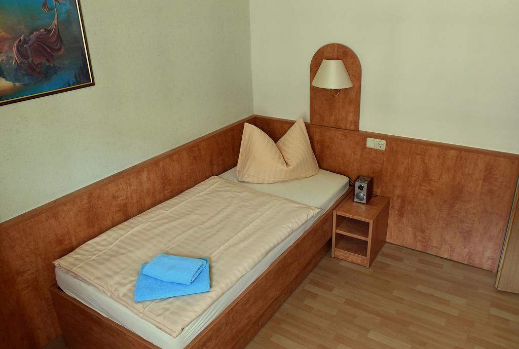 Garni Goldene Henne Hotel 3*